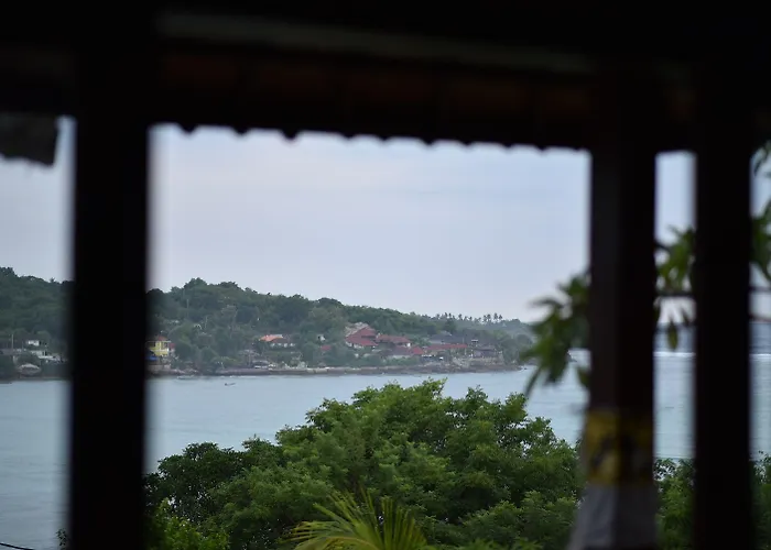 Sunday Huts 3*