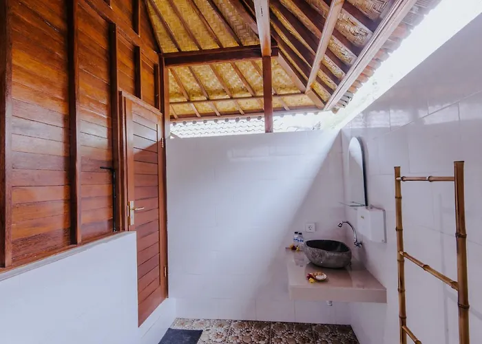 Sunday Huts 3*